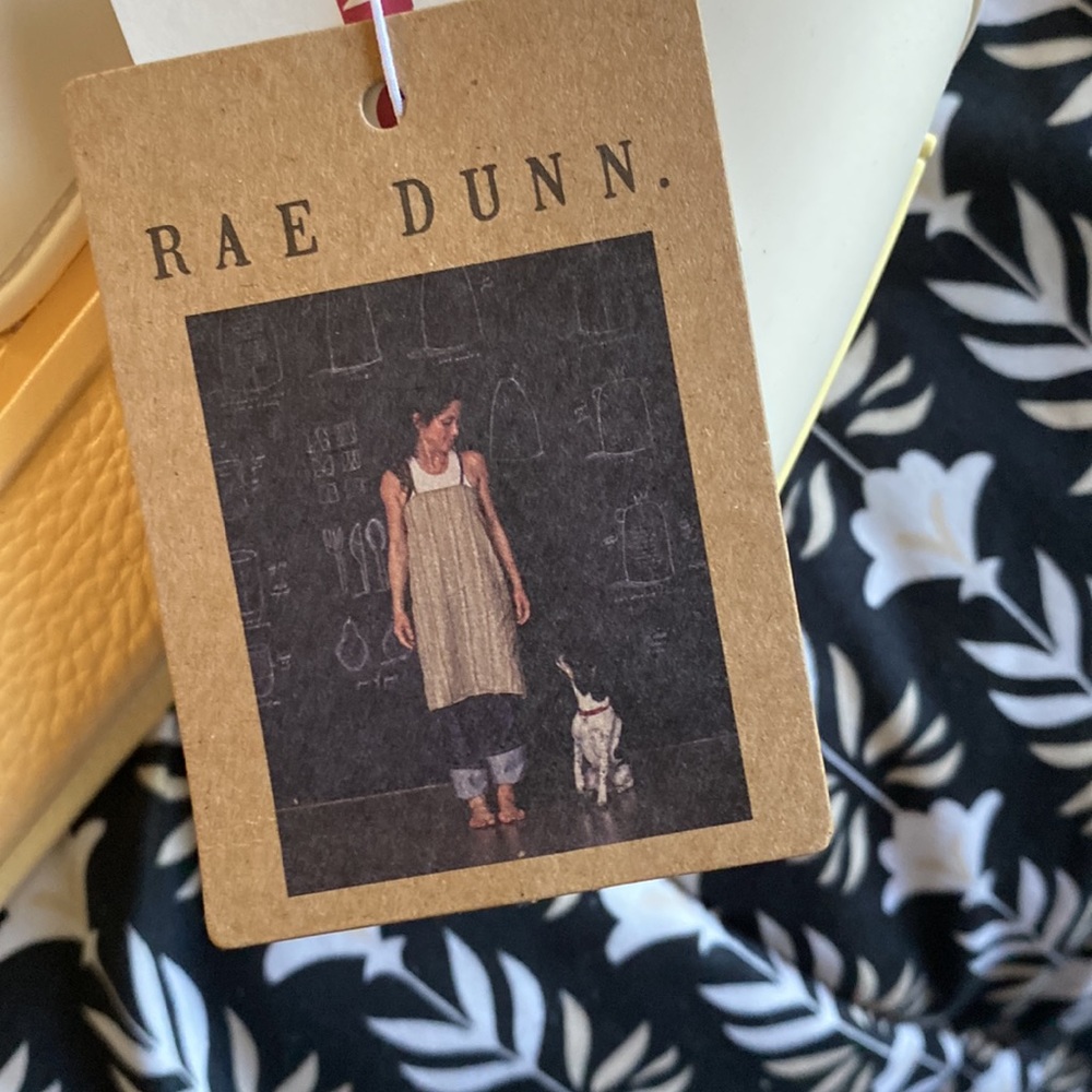 Rae Dunn “sunshine” slides - Picture 4 of 5